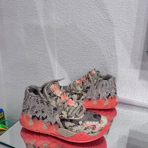 Puma MELO Kids High-Top Sneakers - size 4.5